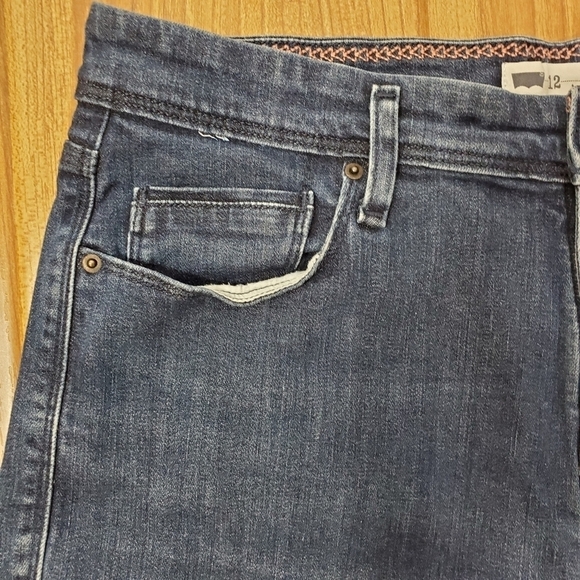 LEVI'S 5 POCKET DENIM SHORTS - Picture 5 of 7
